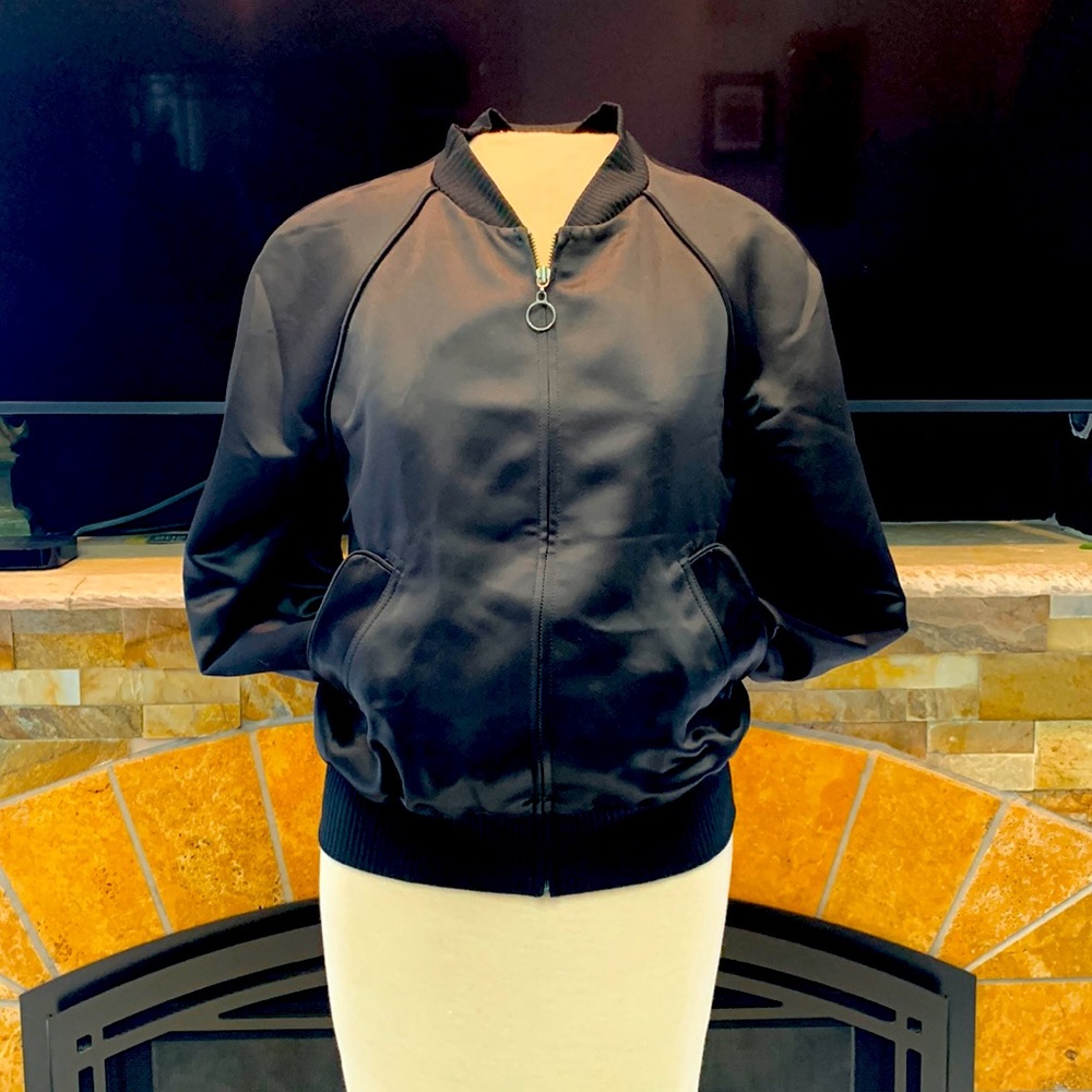 Adorable black bomber jacket satin feeling Express size Medium